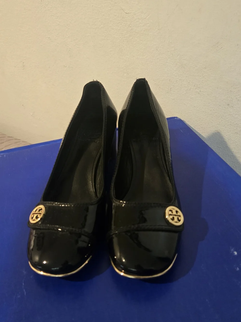 Tory Burch Marion Leather Black Patent Leather Gold Trim Pumps Size 8